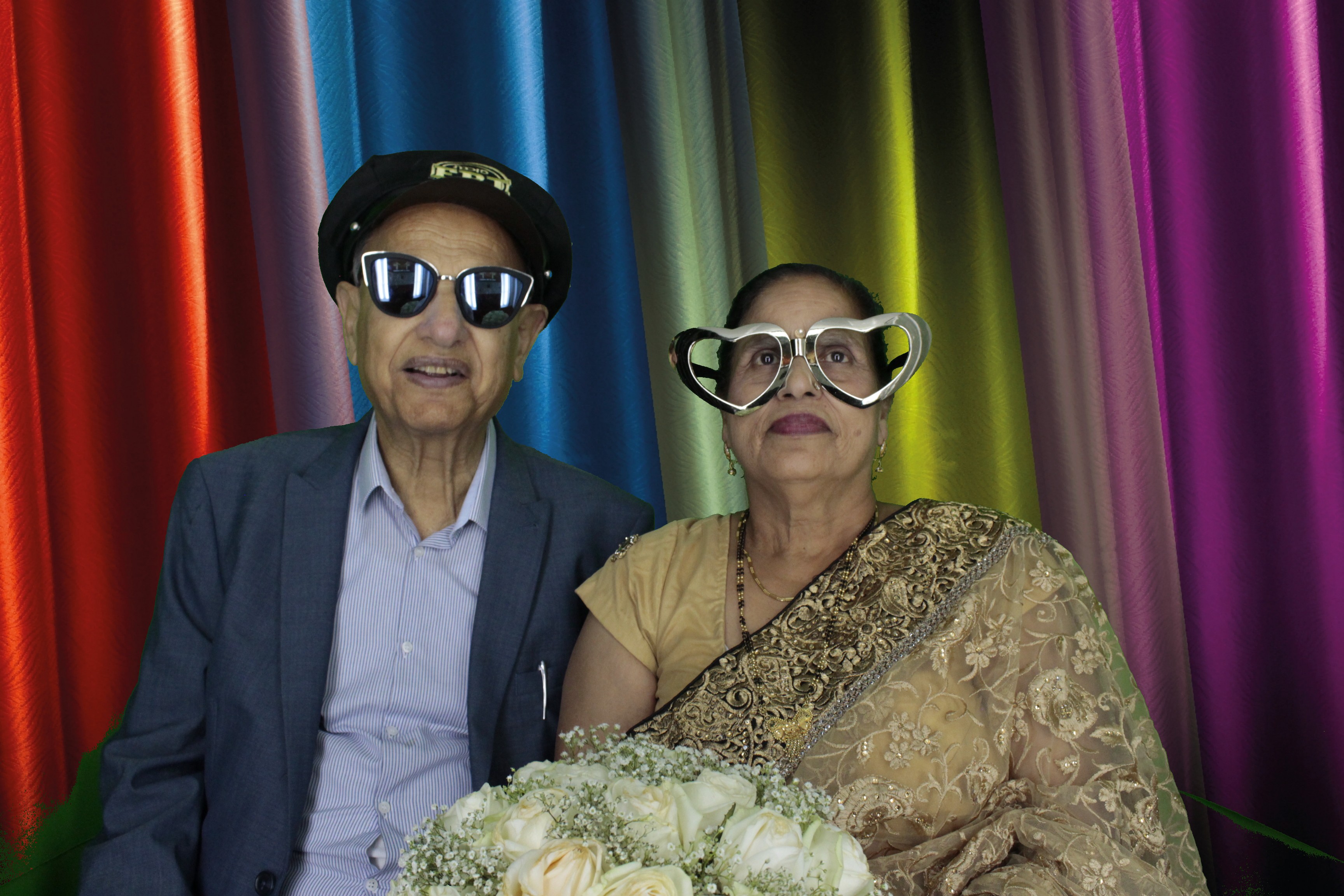 Bhavin & Yasmin’s Wedding | View more photos from the event at gallery.myphotoboothexperience.co.uk/u/MyPhotoBoothExperienceLtd/Bhavin-Yasmin’s-Wedding